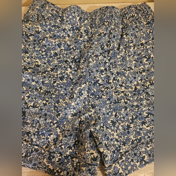 Blue and white Floral Shorts. Size Small. - Picture 2 of 6